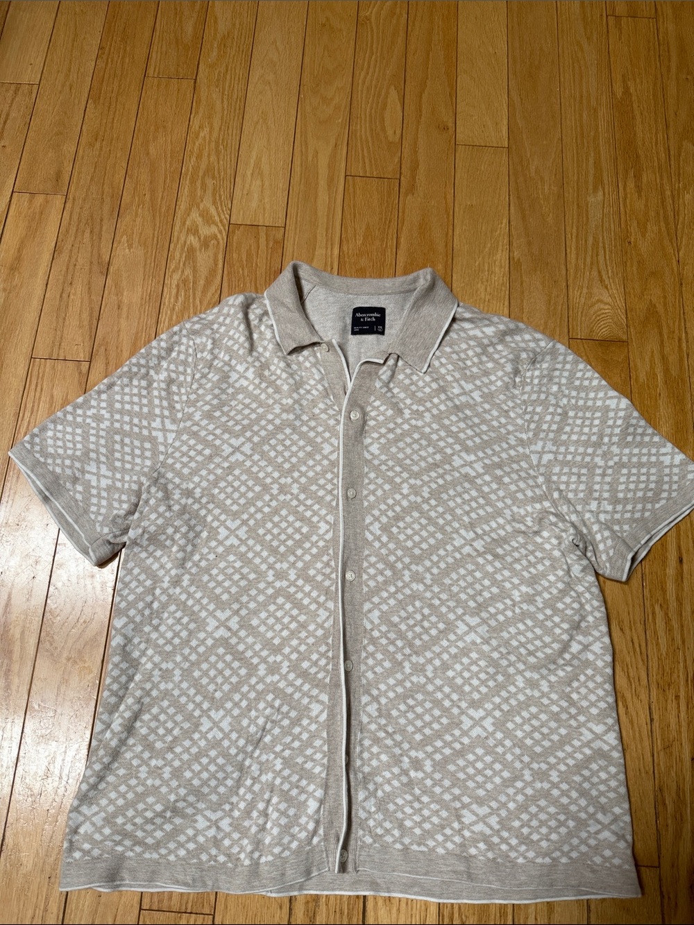Abercrombie & Fitch Beige and White Geometric Short-Sleeve Polo